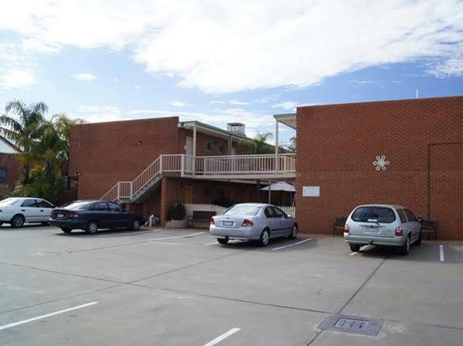 Central Yarrawonga Motor Inn Exteriör bild