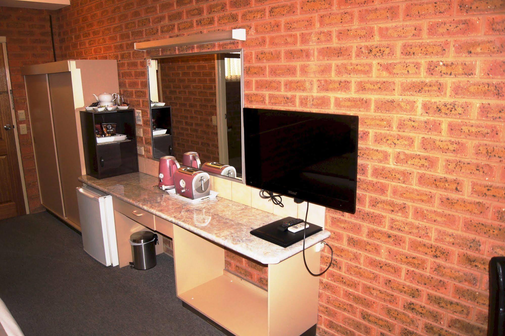 Central Yarrawonga Motor Inn Exteriör bild